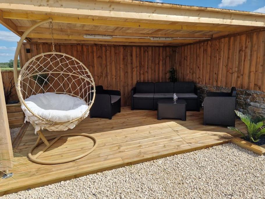 Chalet Industriel Avec Filet Et Spa Sorigny エクステリア 写真