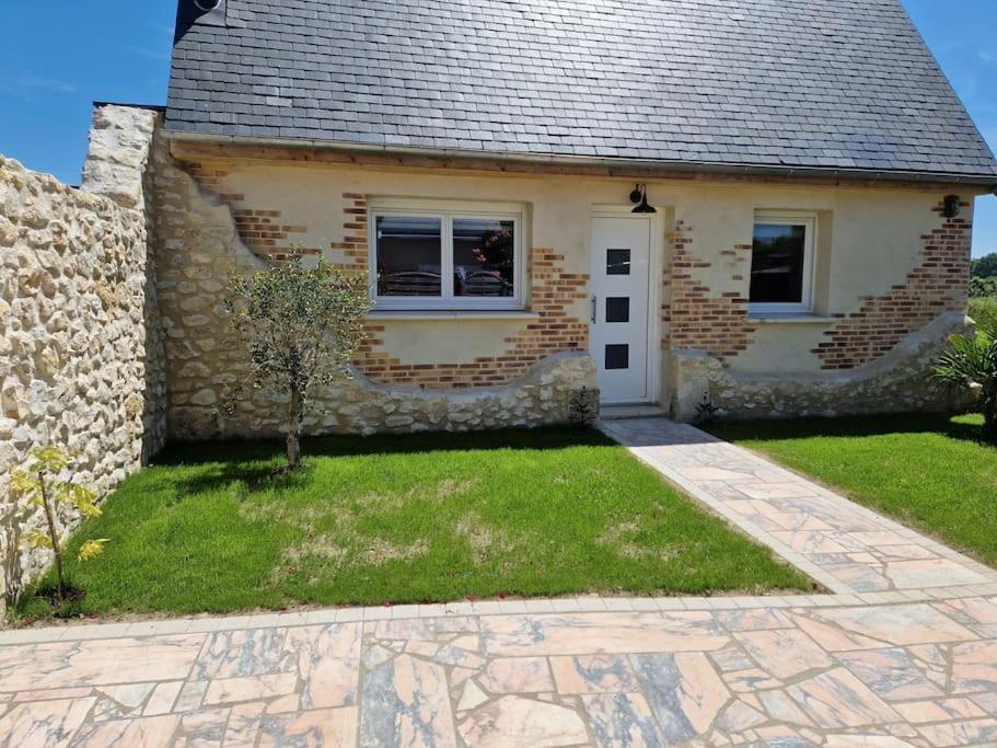 Chalet Industriel Avec Filet Et Spa Sorigny エクステリア 写真