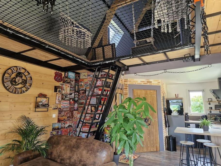 Chalet Industriel Avec Filet Et Spa Sorigny エクステリア 写真