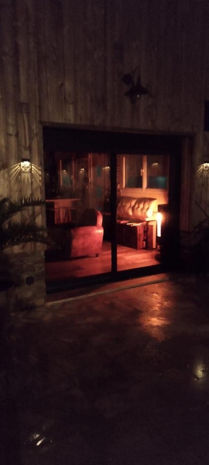 Chalet Industriel Avec Filet Et Spa Sorigny エクステリア 写真